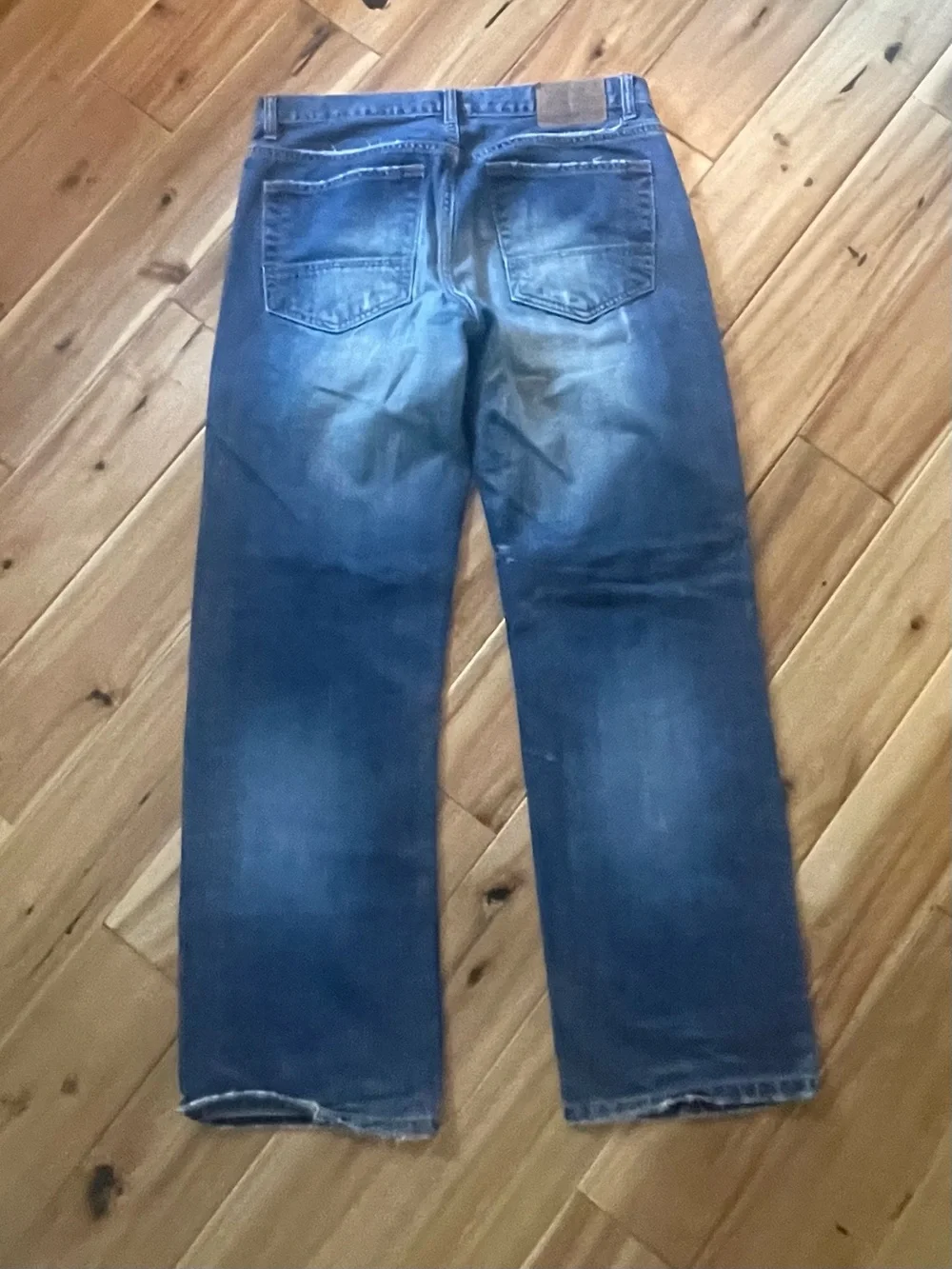 Old Navy Men's Washed Blue Relaxed Straight Jeans